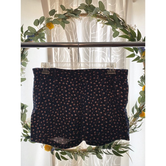 Blue, flowered shorts. - Picture 1 of 2